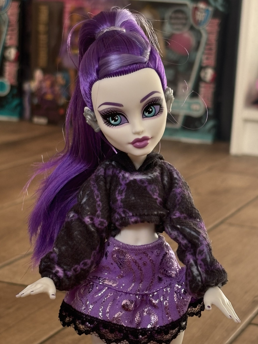 Monster High Self-Scare Secrets Spectra Vondergeist doll