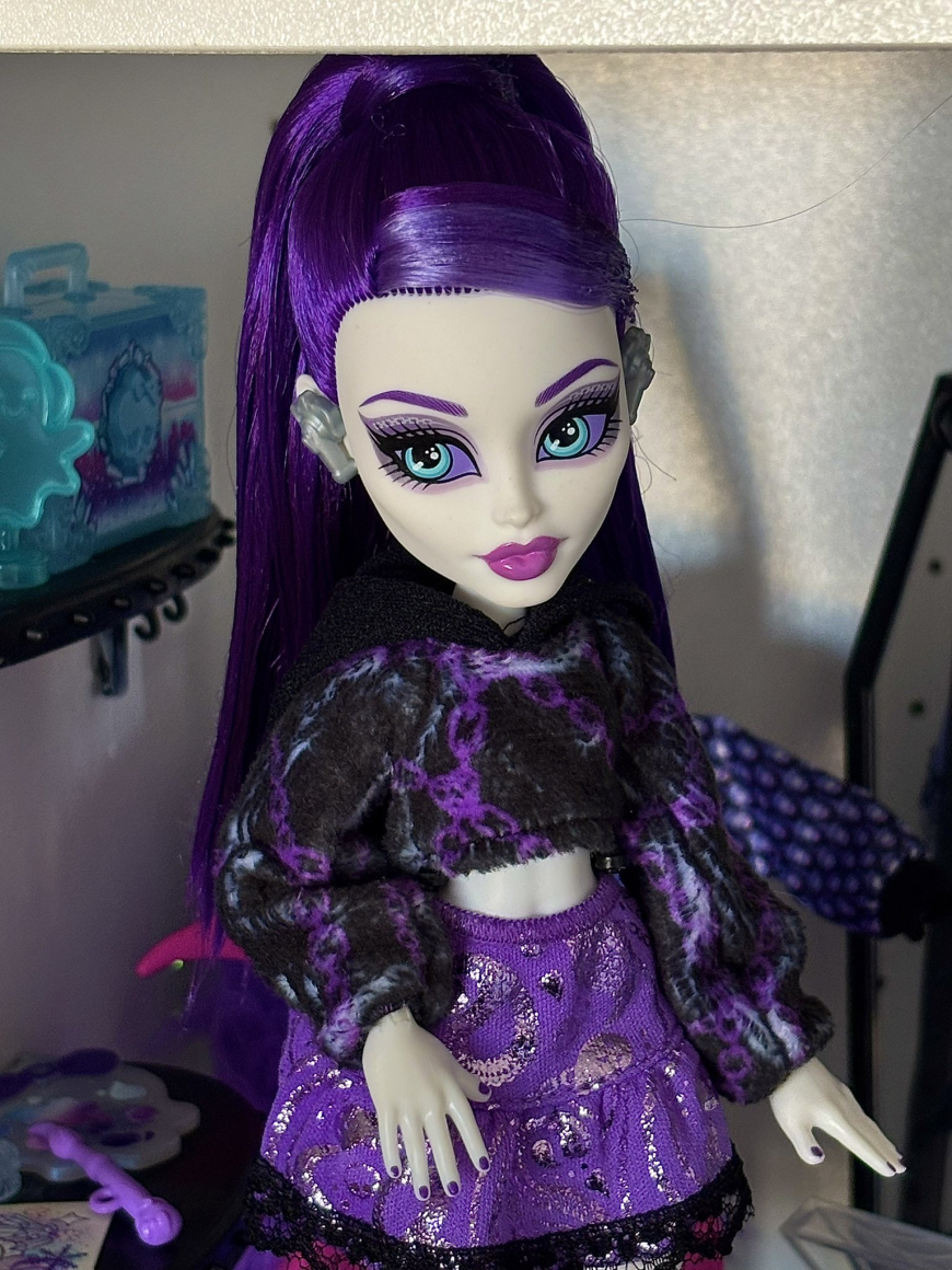 Monster High Self-Scare Secrets Spectra Vondergeist doll