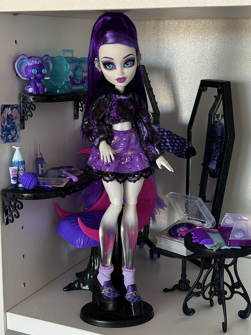 Monster High Self-Scare Secrets Spectra Vondergeist doll
