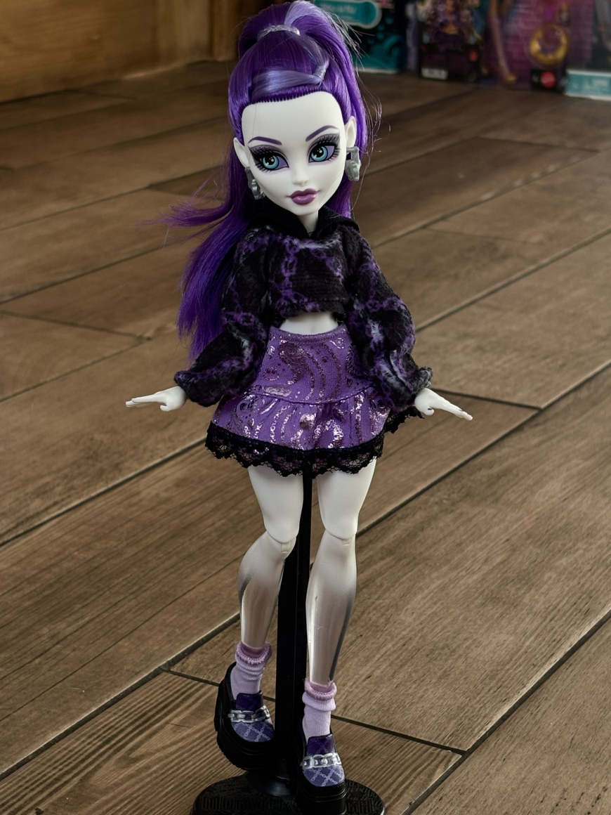 Monster High Self-Scare Secrets Spectra Vondergeist doll