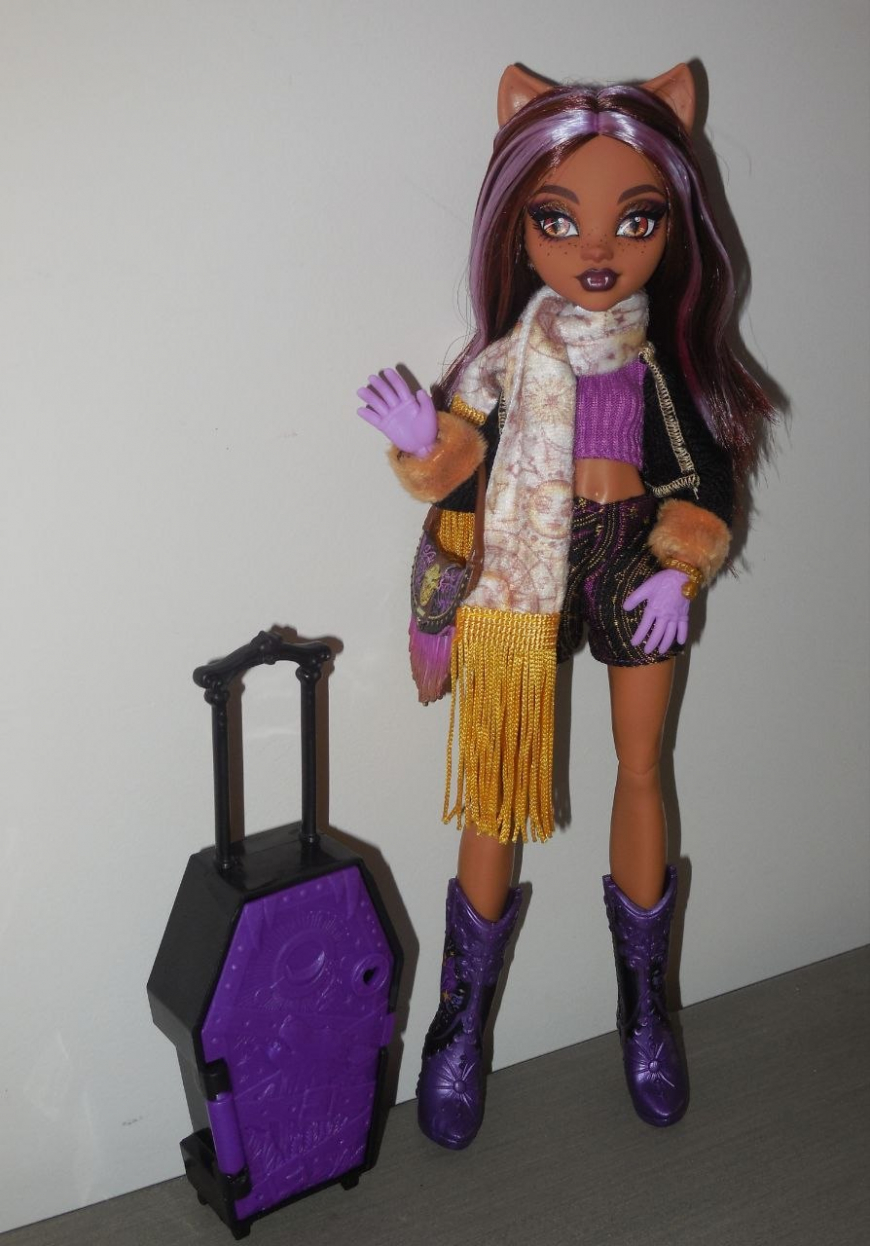 Monster High Skulltimate Secrets Destination Cabin Slay-cation Clawdeen Wolf doll irl detailed photos