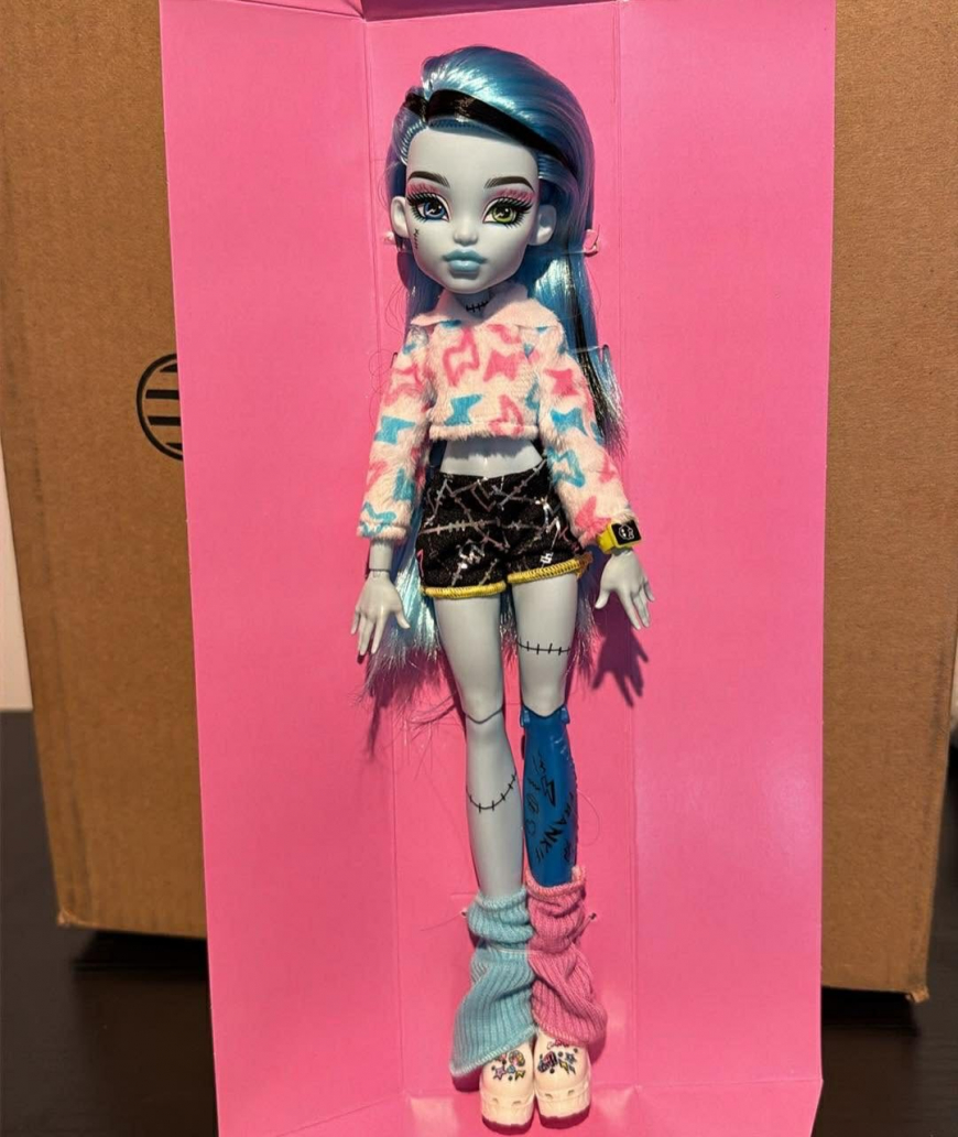 Monster High Self-Scare Secrets Frankie Stein doll irl photo