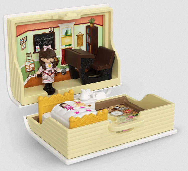 Polly Pocket X American Girl Compact