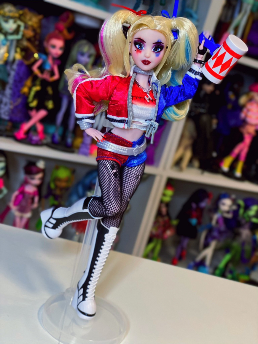 DC Fashion Dolls collection from JAKKS Pacific Harley Quinn, Poison Ivy, Catwoman, and Supergirl