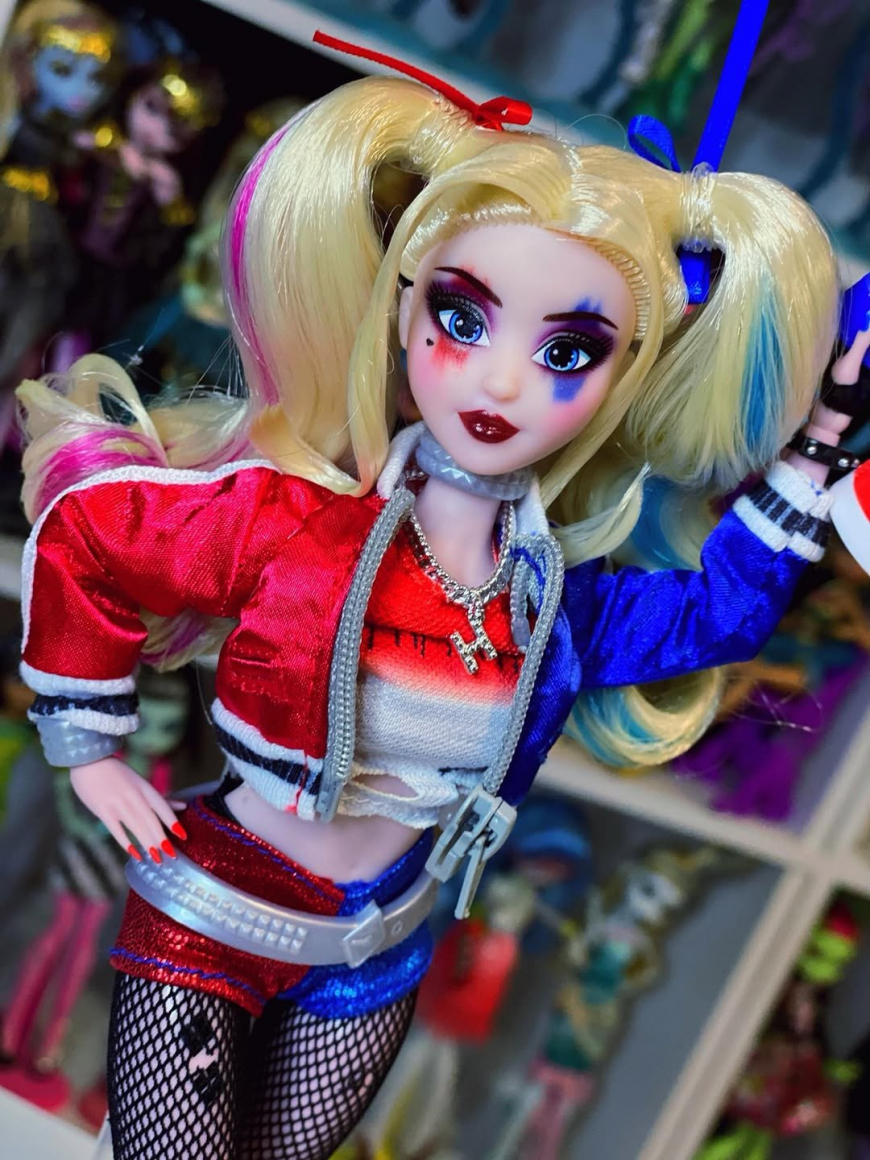 DC Fashion Dolls collection from JAKKS Pacific Harley Quinn, Poison Ivy, Catwoman, and Supergirl