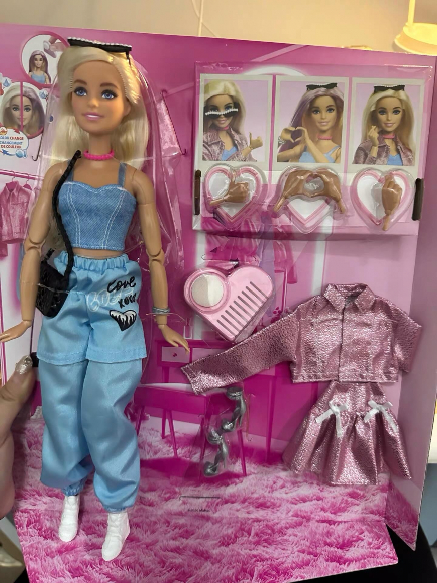 Barbie Deluxe Style Fashion Build Up Doll in real life photos
