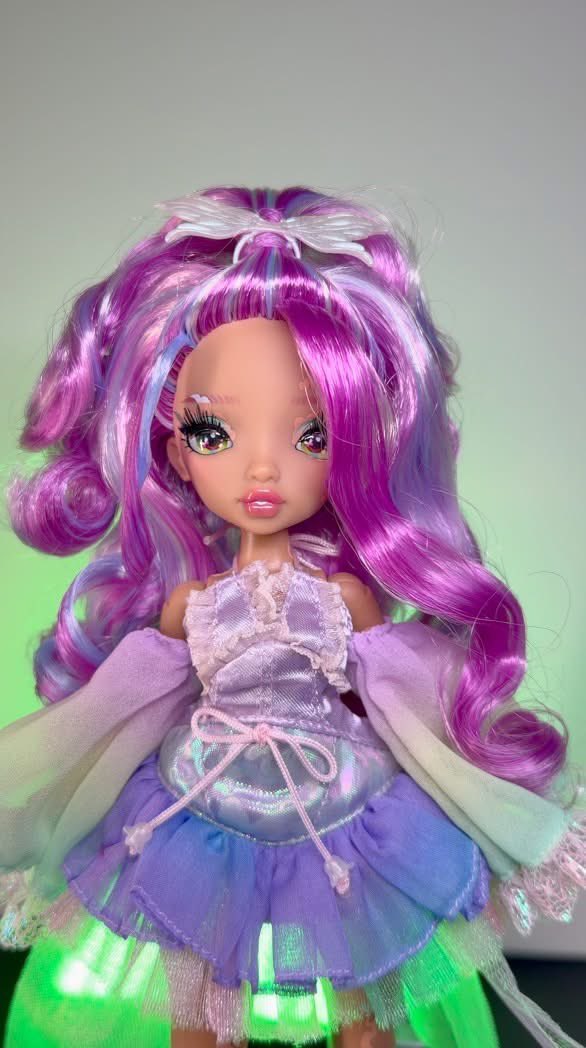 Mirror Mi dolls
