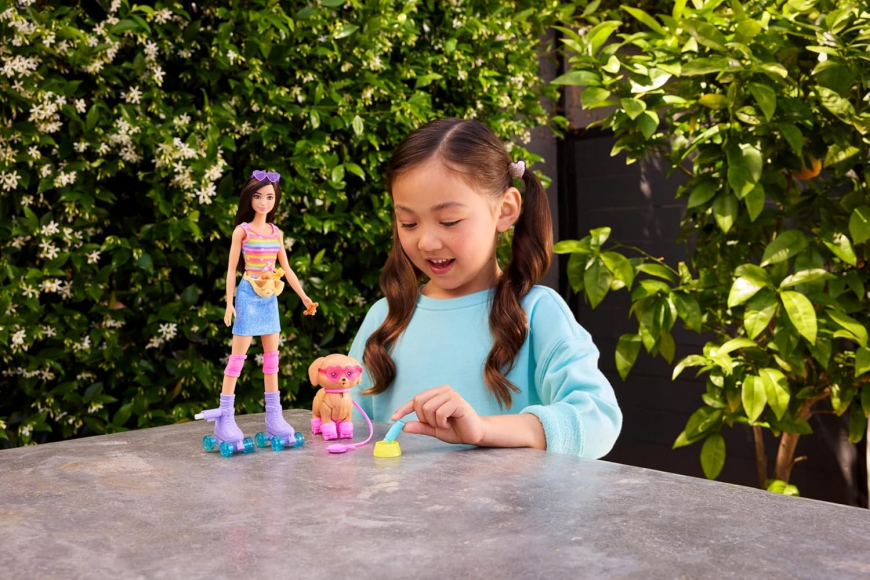 Barbie Pets Barbie Skate 'N Run Pup doll Brunette