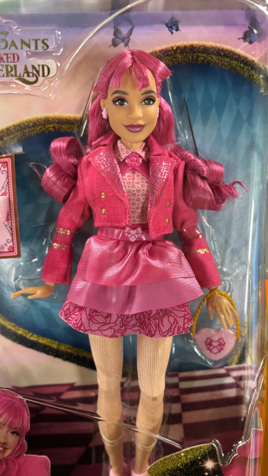 Descendants Wicked Wonderland core Pink 2026 doll