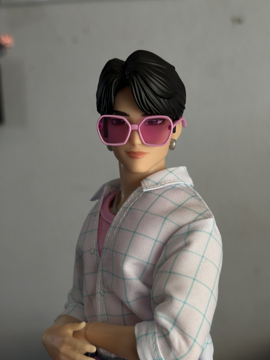 KPop Demon Hunters Core Huntrix Rumi, Mira, Zoey and Jinu fashion dolls from Mattel in real life photos