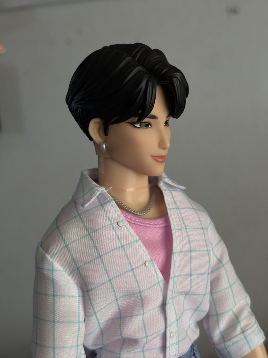 KPop Demon Hunters Core Huntrix Rumi, Mira, Zoey and Jinu fashion dolls from Mattel in real life photos