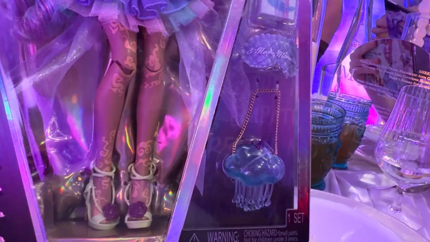 Mirror Mi Luna Skye (Dreamy) Fashion Doll