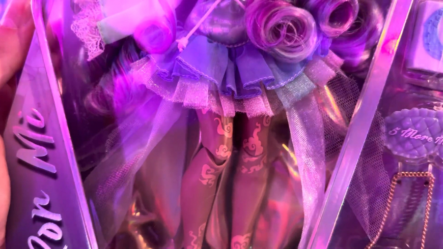 Mirror Mi Luna Skye (Dreamy) Fashion Doll