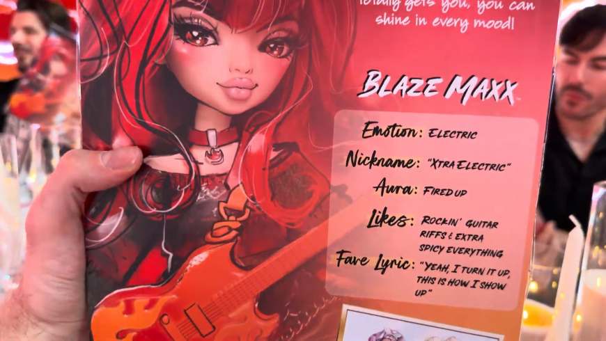Mirror Mi Blaze Maxx Fashion Doll