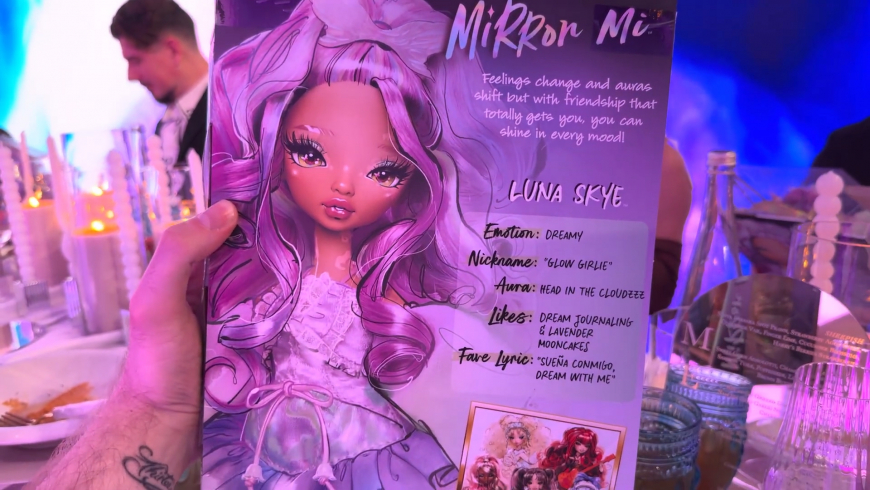Mirror Mi Luna Skye (Dreamy) Fashion Doll