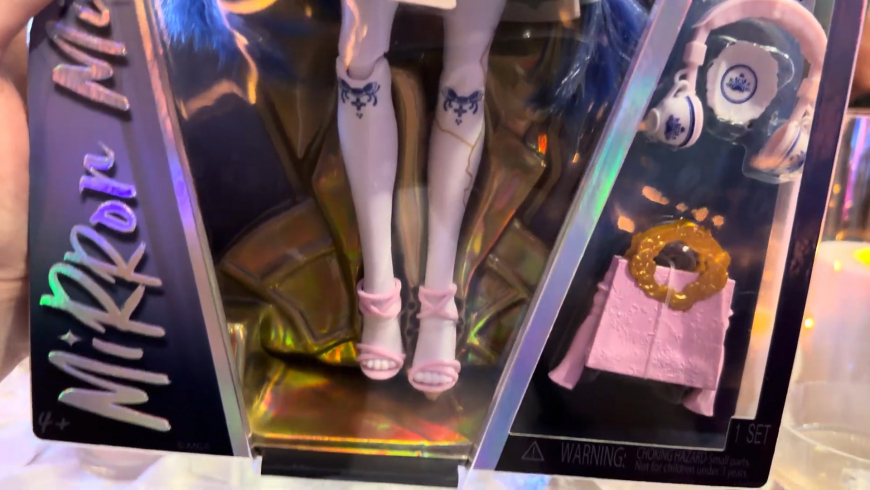 Mirror Mi Suki Goldpetal (Fragile) Fashion Doll