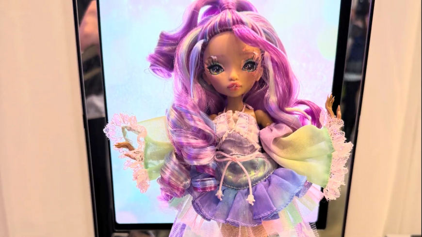 Mirror Mi Luna Skye (Dreamy) Fashion Doll