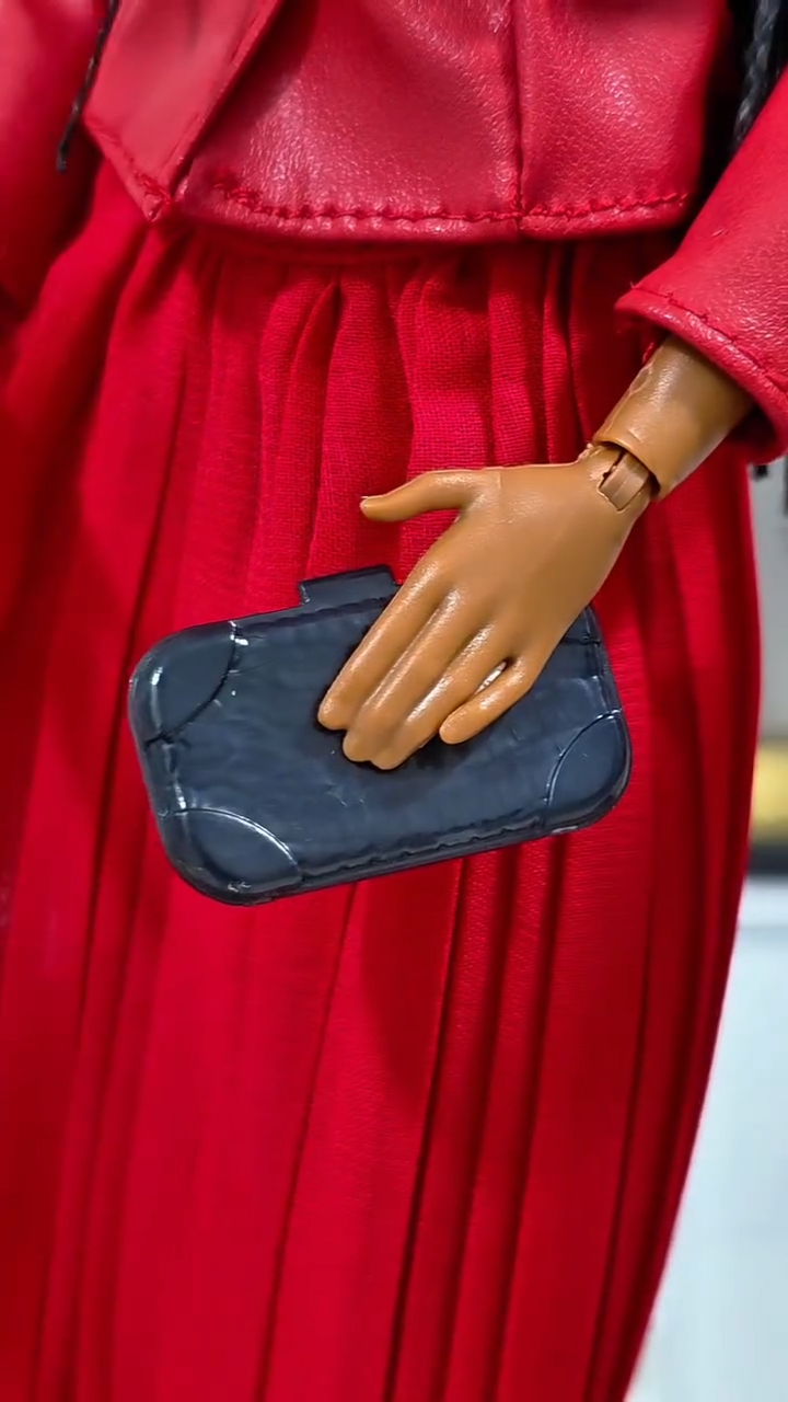 Barbie Signature BarbieStyle Fashion Week Milan doll