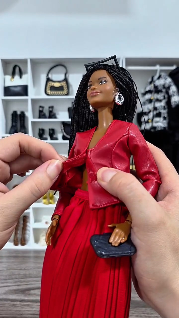 Barbie Signature BarbieStyle Fashion Week Milan doll