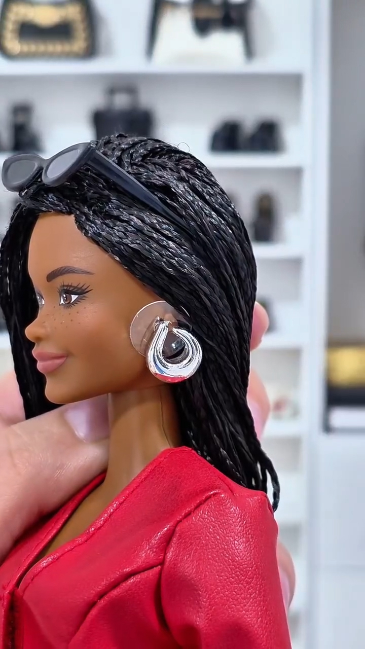 Barbie Signature BarbieStyle Fashion Week Milan doll