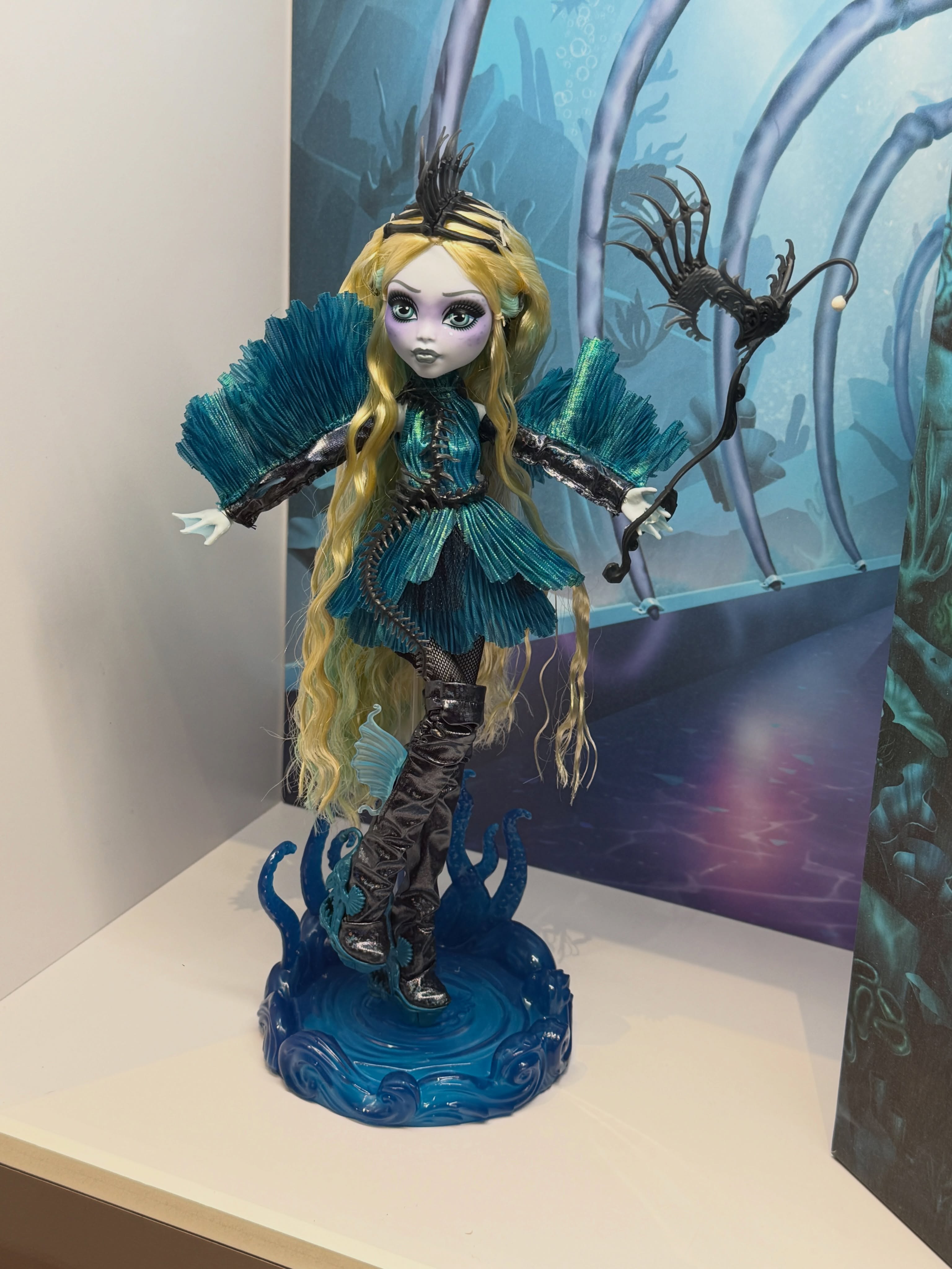 Monster High Skullector Ghouls Rule Lagoona Blue doll Comic Con