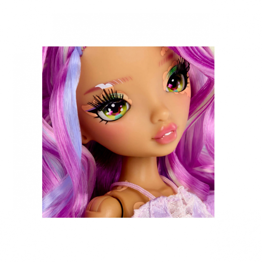 Mirror Mi Luna Skye doll