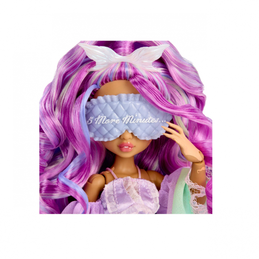 Mirror Mi Luna Skye doll