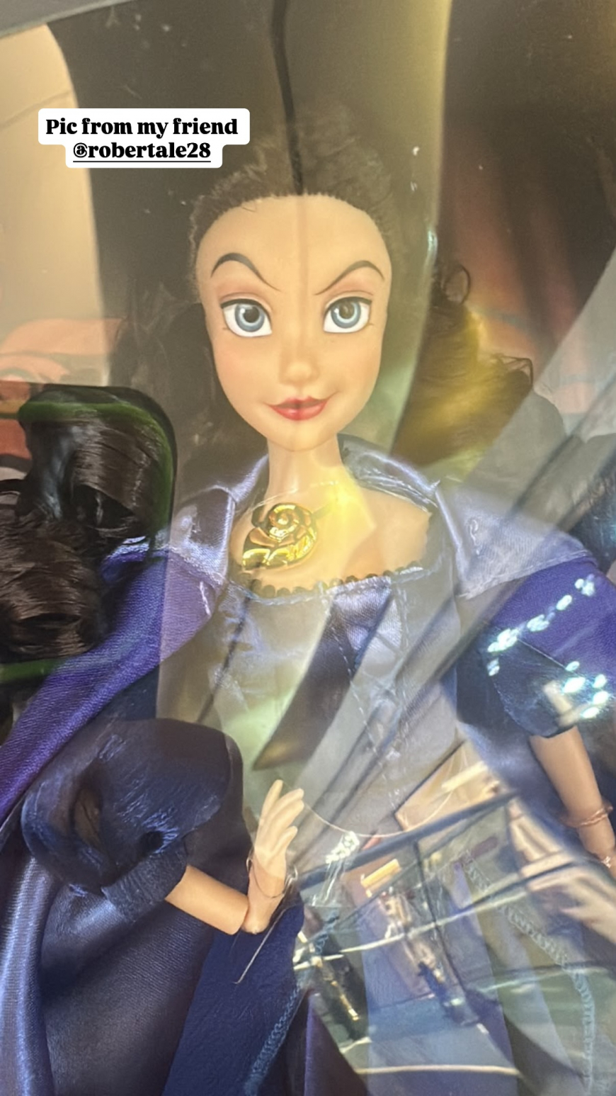 Disney Autumn Special Edition Vanessa doll
