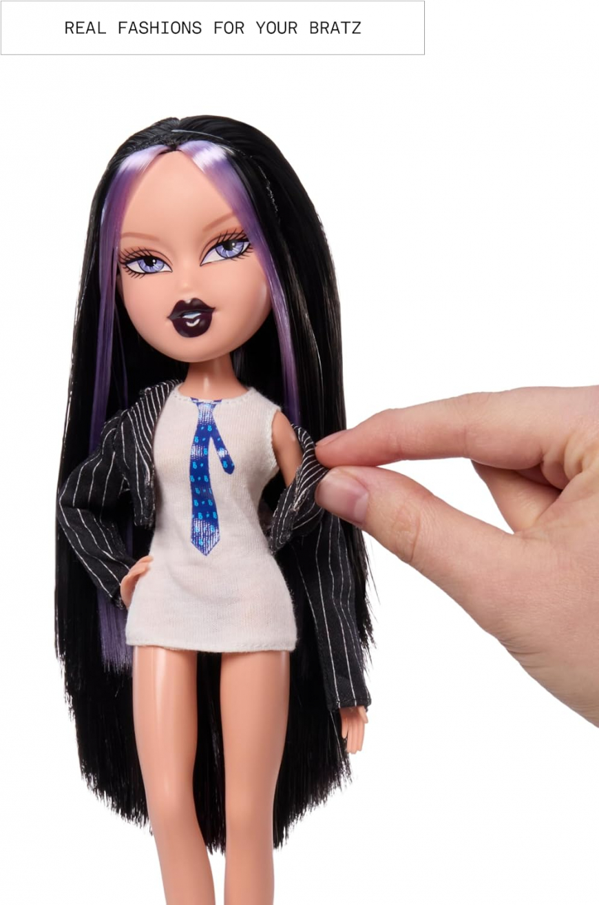 Bratz All Dolled Up Fashion & Shoe Pack Blind Box