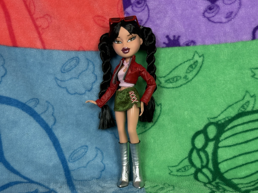 In real life photos of Bratz Reimagined Jade doll