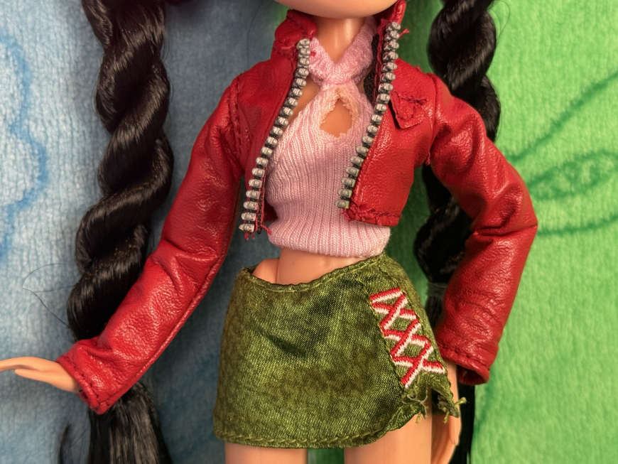 In real life photos of Bratz Reimagined Jade doll