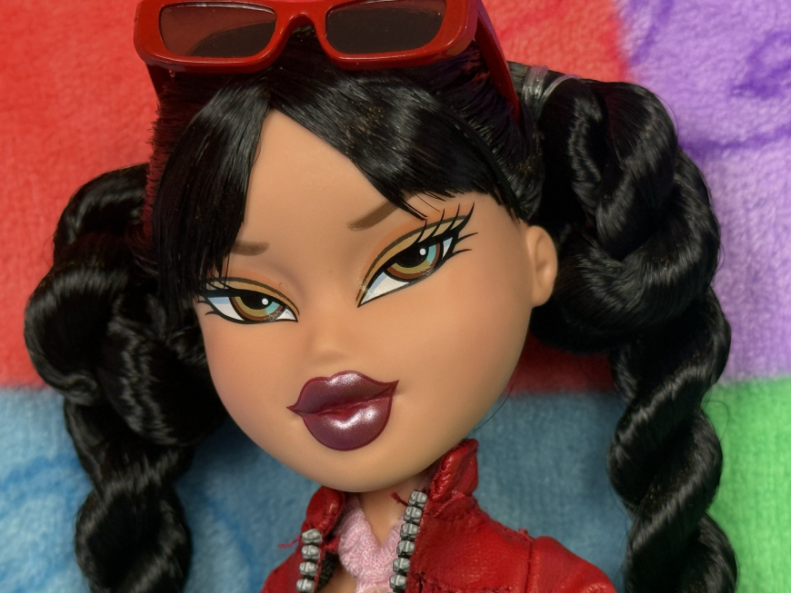 In real life photos of Bratz Reimagined Jade doll