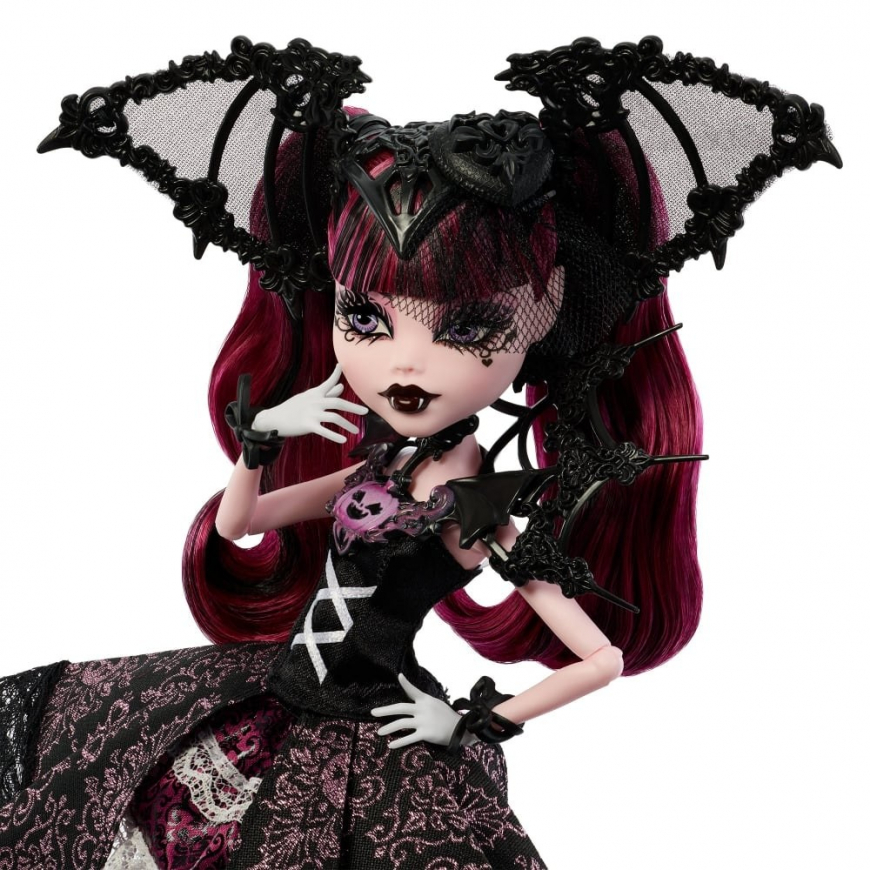 Monster High Skullector Draculaura Halloween edition doll