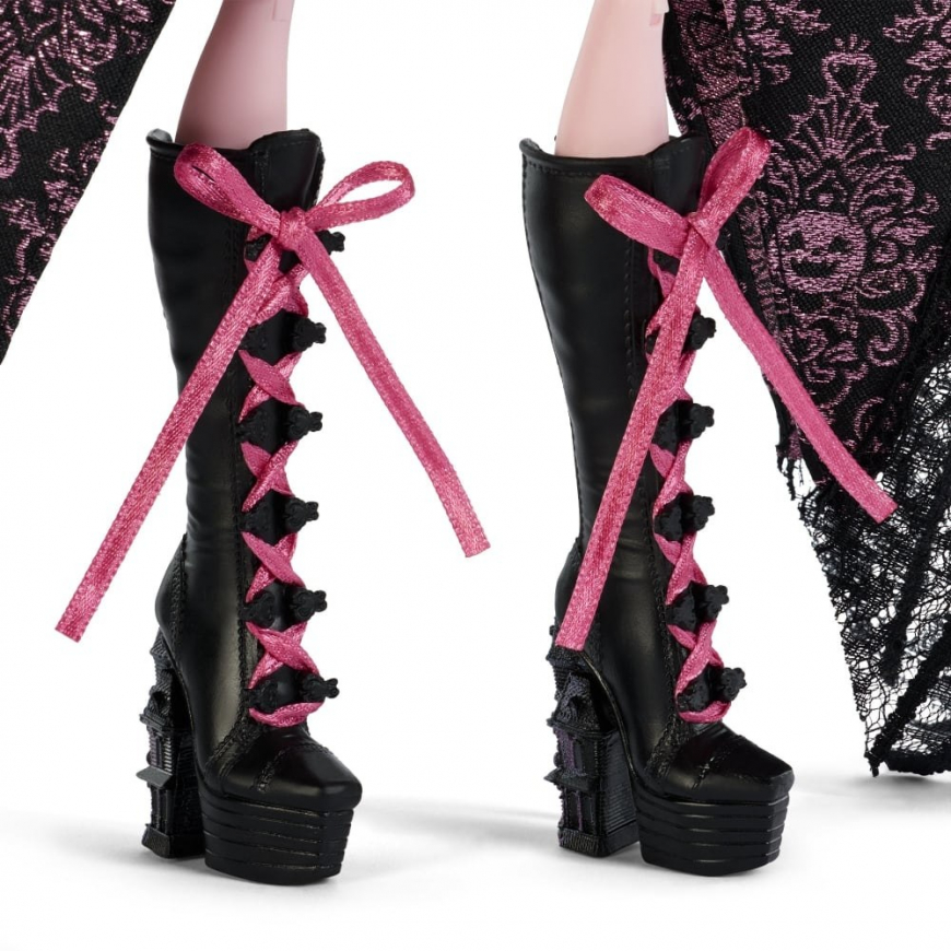 Monster High Skullector Draculaura Halloween edition doll