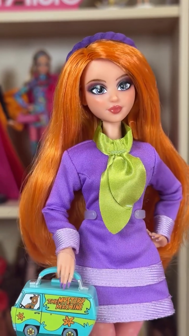 Jakks Pacific Scooby-Doo collector dolls Daphne and Velma
