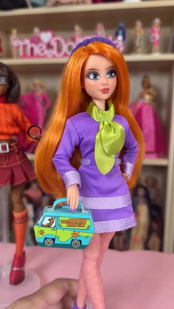 Jakks Pacific Scooby-Doo collector dolls Daphne and Velma