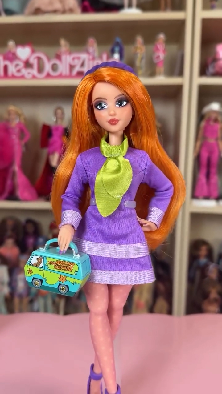 Jakks Pacific Scooby-Doo collector dolls Daphne and Velma