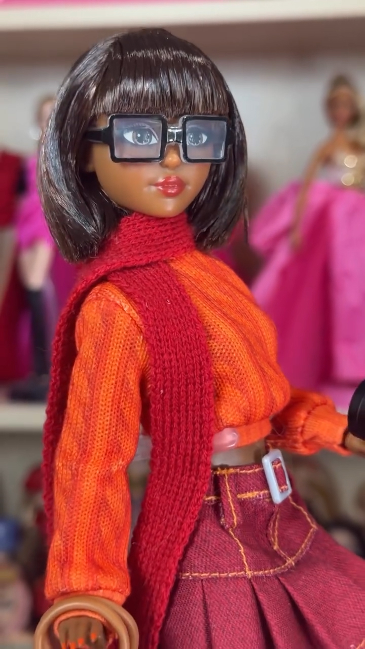 Jakks Pacific Scooby-Doo collector dolls Daphne and Velma