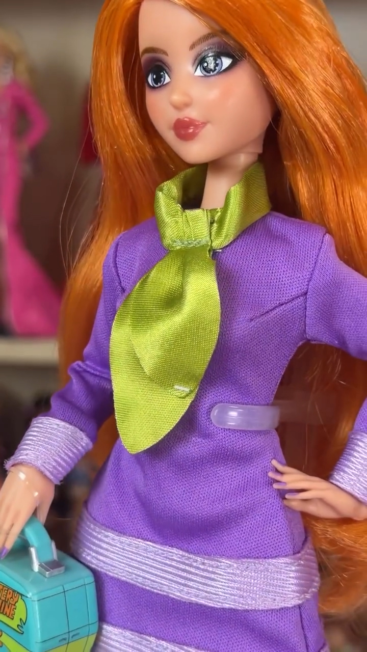 Jakks Pacific Scooby-Doo collector dolls Daphne and Velma