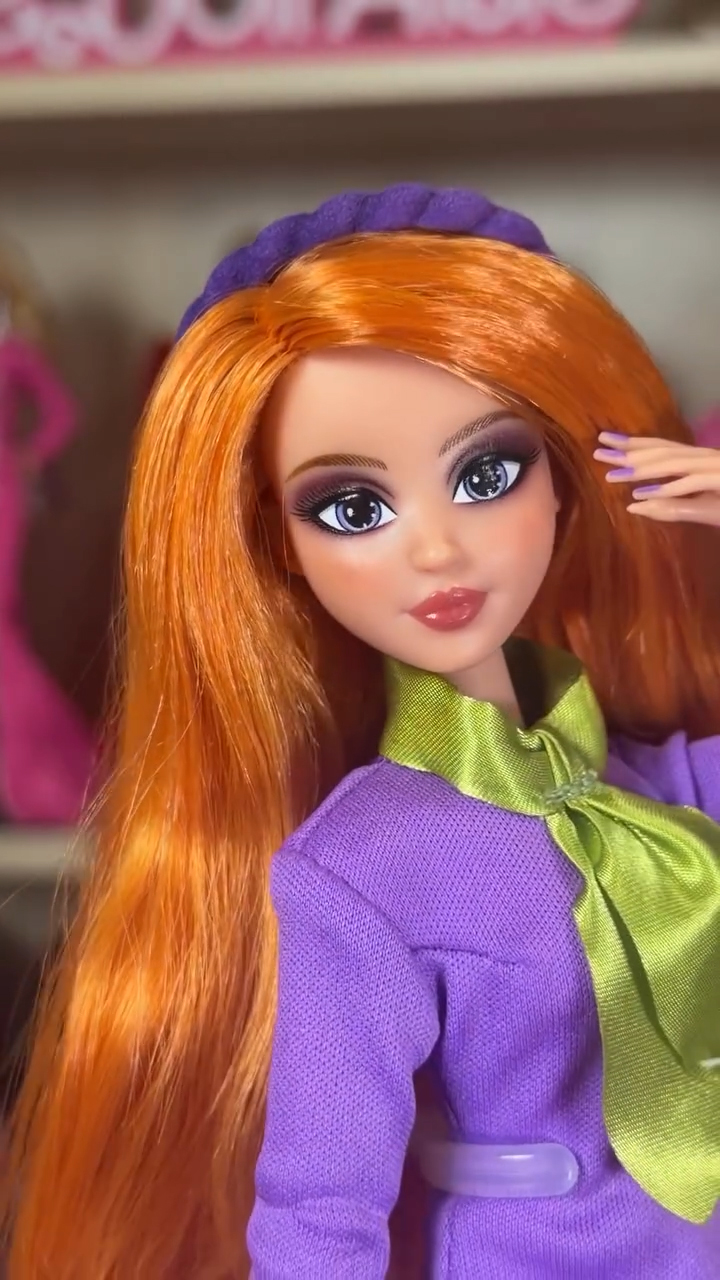 Jakks Pacific Scooby-Doo collector dolls Daphne and Velma