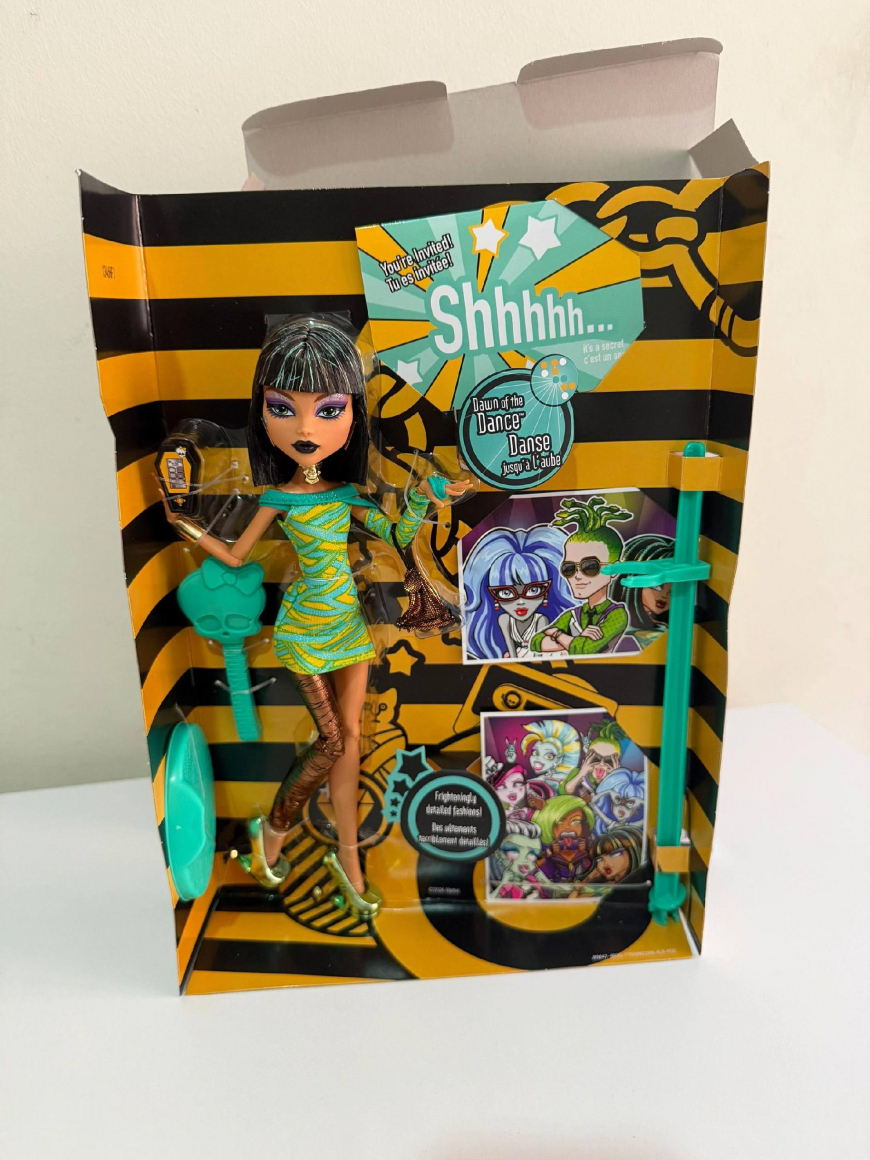 Irl photos of Creeproduction Dawn of the Dance Cleo de Nile doll