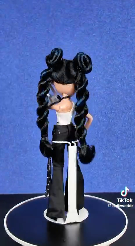 Bratz x Hello Kitty and Friends Kumi doll