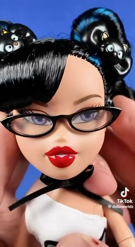 Bratz x Hello Kitty and Friends Kumi doll