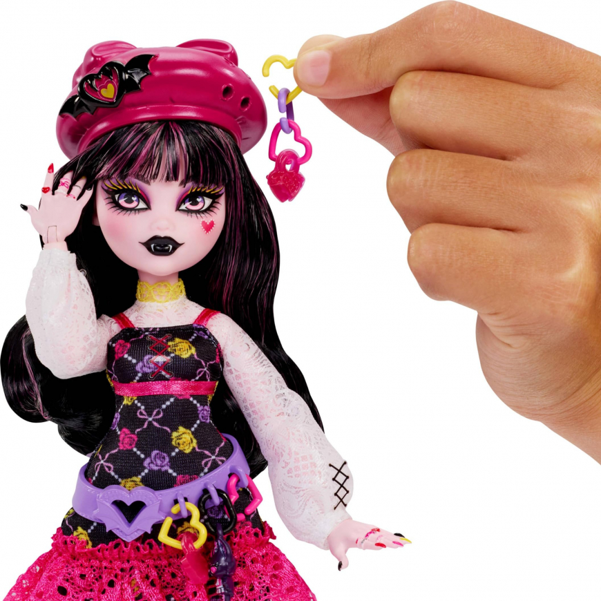 Monster High Claws and Charms Draculaura doll