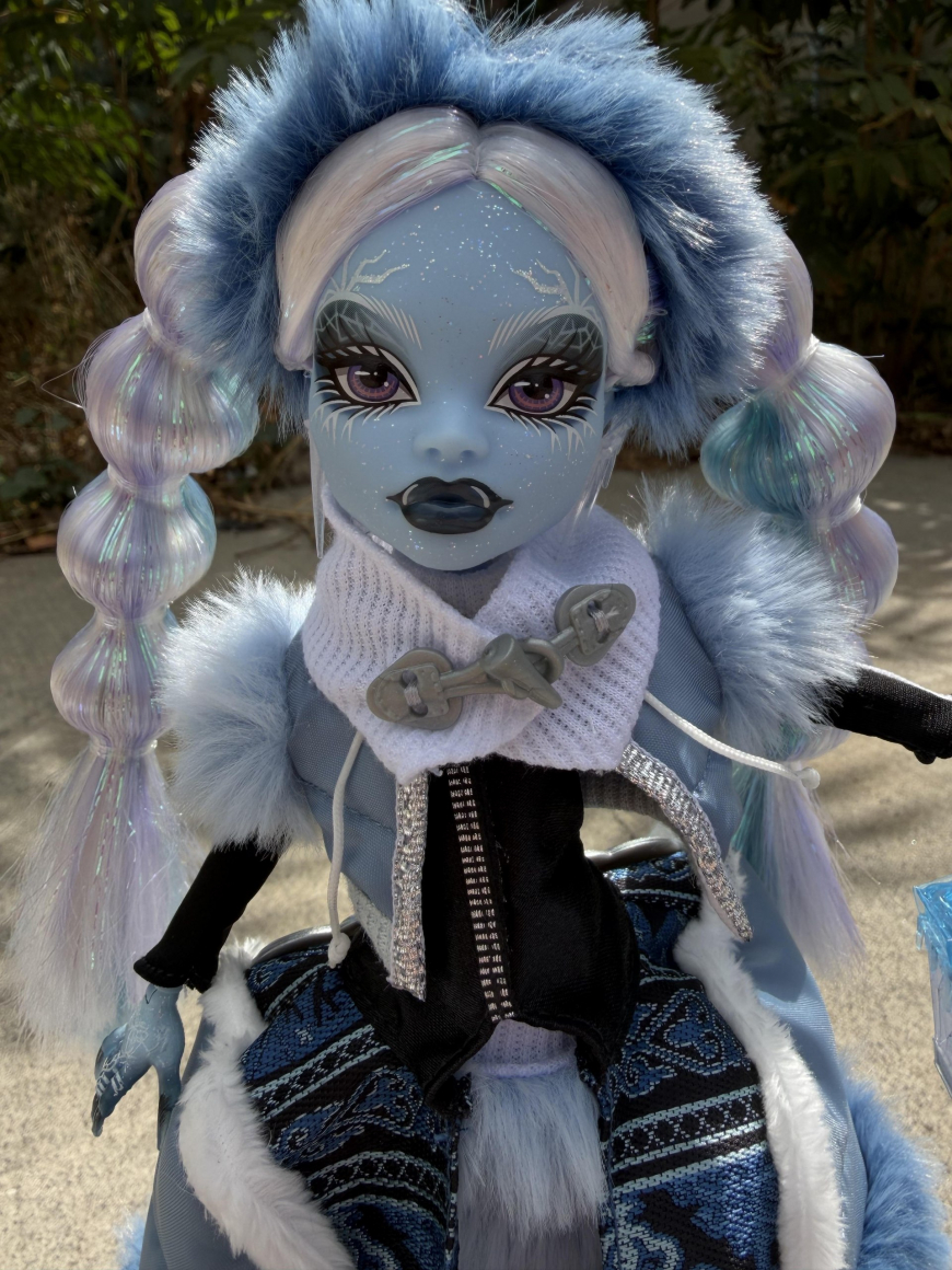 Monster High Fang Vote Abbey Bominable doll