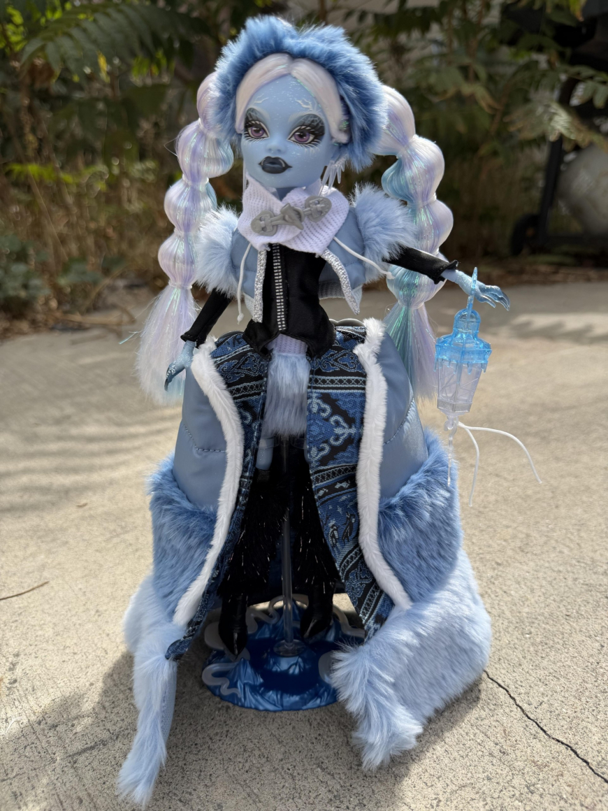 Monster High Fang Vote Abbey Bominable doll