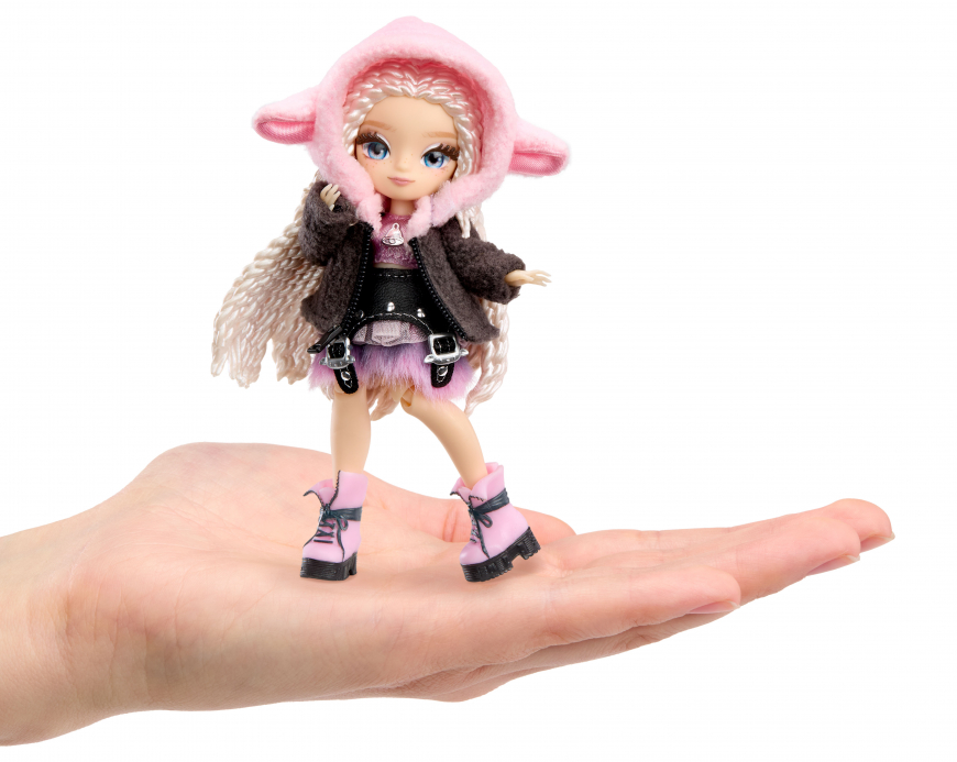 Mirror Mi Mini Mi Shai Meadows doll